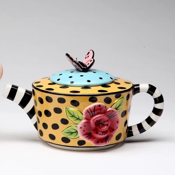 Cosmos Gifts Ceramic Lady Mug & Teapot Butterfly Lid – Tea for One – 7.25” Tall - Picture 3 of 9